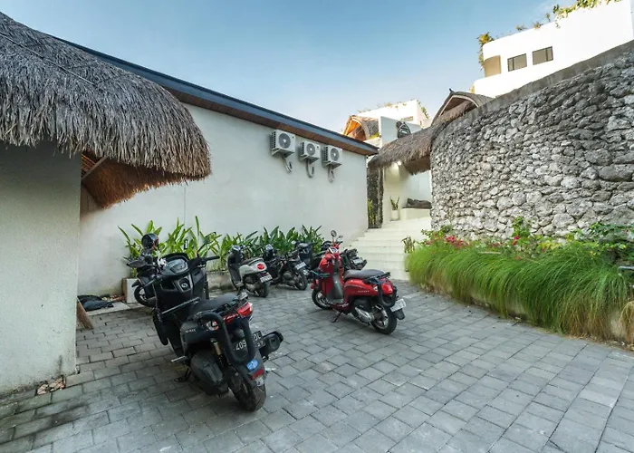 Tamu 1 Uluwatu (Bali)